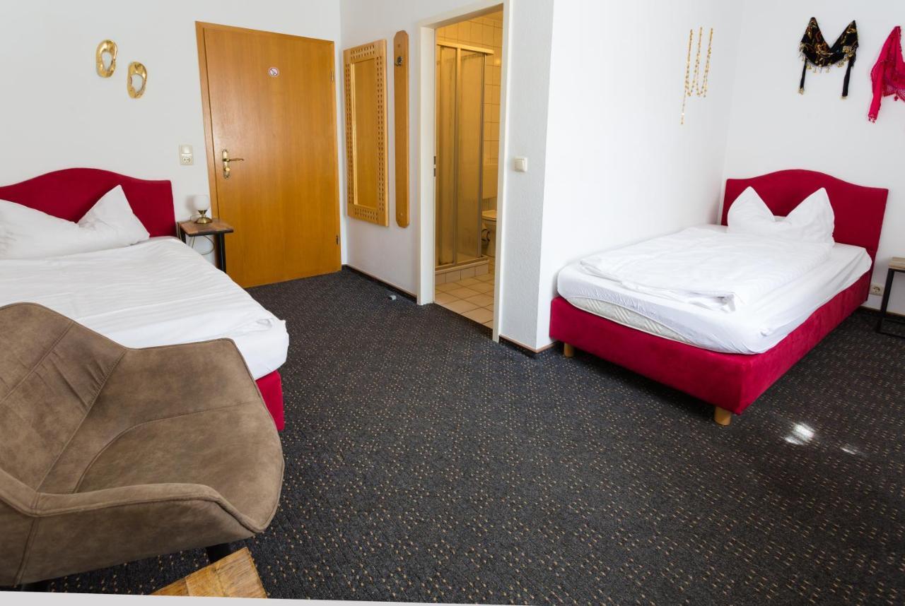 Hotel & Ferienwohnungen Bohlenblick Saalfeld Saale ภายนอก รูปภาพ