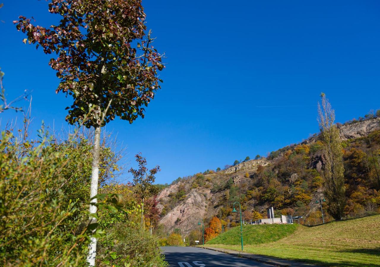 Hotel & Ferienwohnungen Bohlenblick Saalfeld Saale ภายนอก รูปภาพ