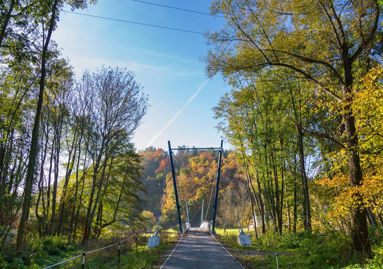 Hotel & Ferienwohnungen Bohlenblick Saalfeld Saale ภายนอก รูปภาพ