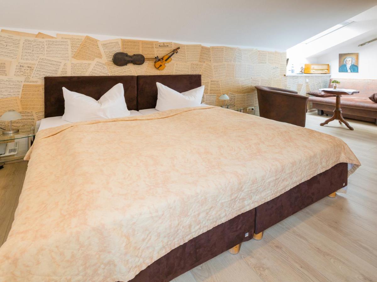 Hotel & Ferienwohnungen Bohlenblick Saalfeld Saale ภายนอก รูปภาพ