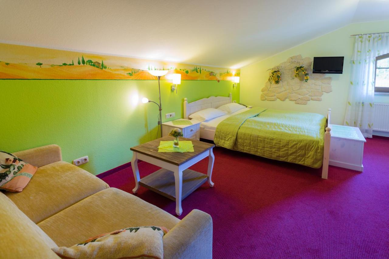 Hotel & Ferienwohnungen Bohlenblick Saalfeld Saale ภายนอก รูปภาพ