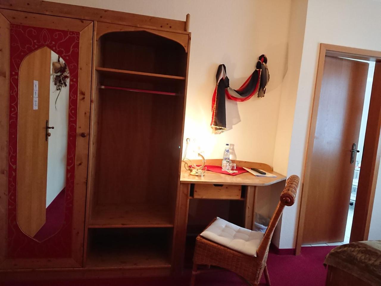 Hotel & Ferienwohnungen Bohlenblick Saalfeld Saale ภายนอก รูปภาพ