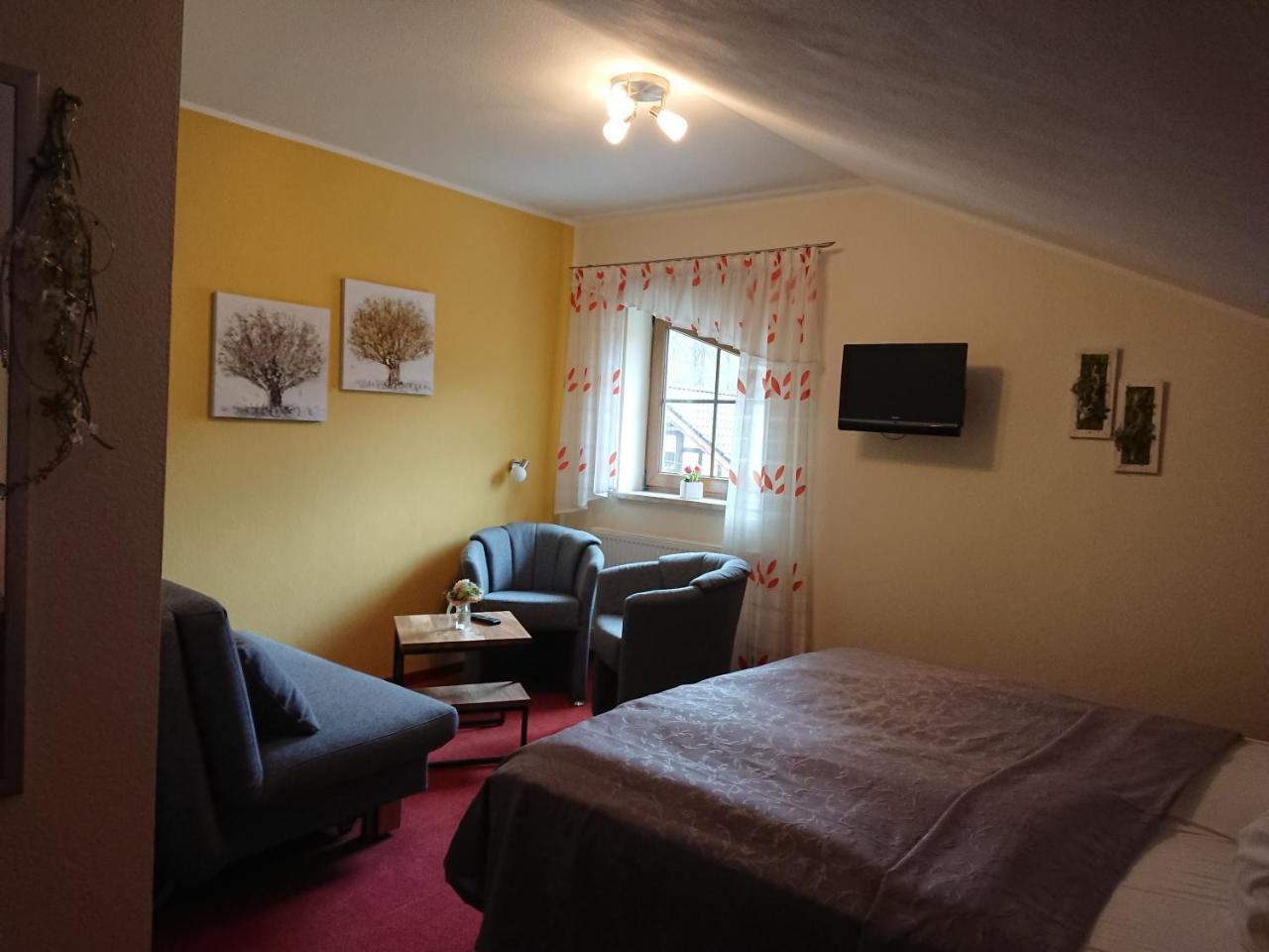 Hotel & Ferienwohnungen Bohlenblick Saalfeld Saale ภายนอก รูปภาพ