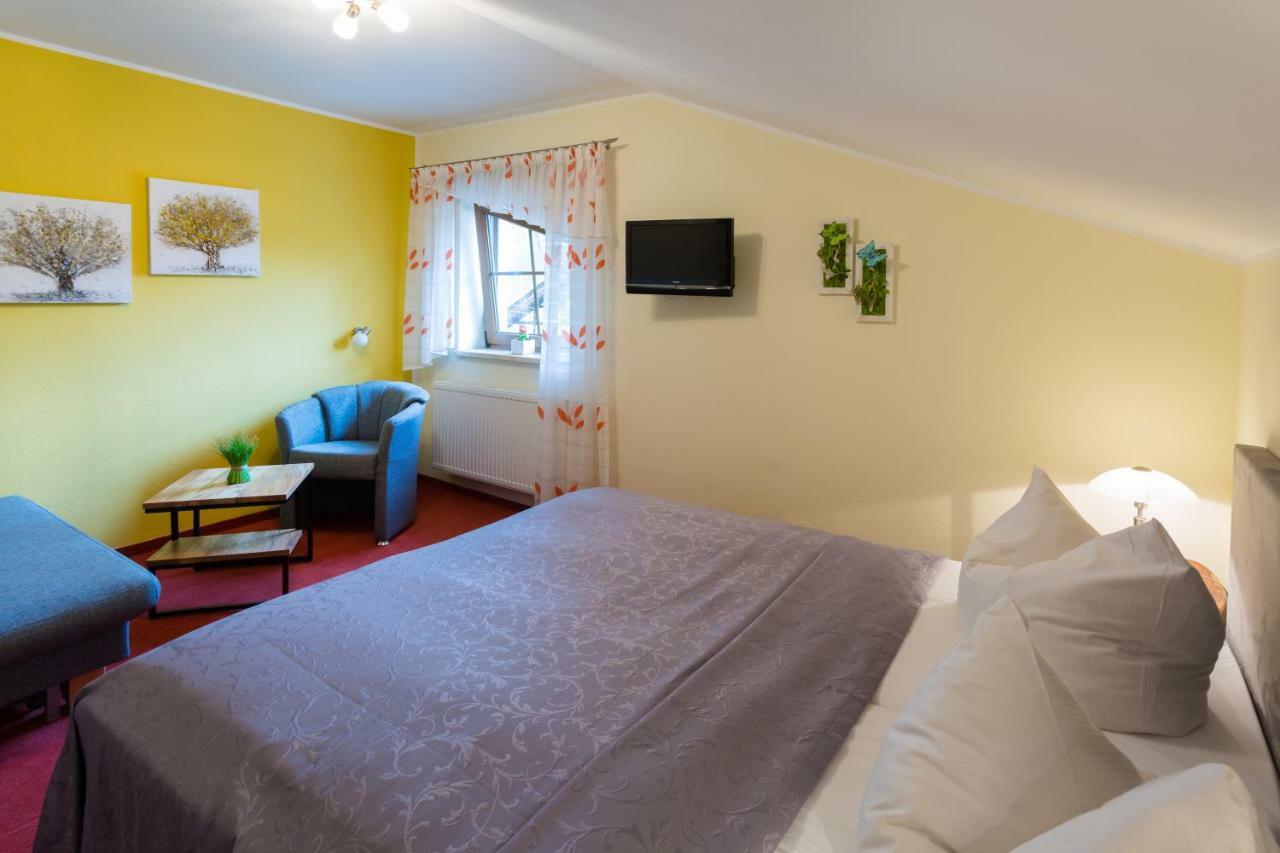 Hotel & Ferienwohnungen Bohlenblick Saalfeld Saale ภายนอก รูปภาพ