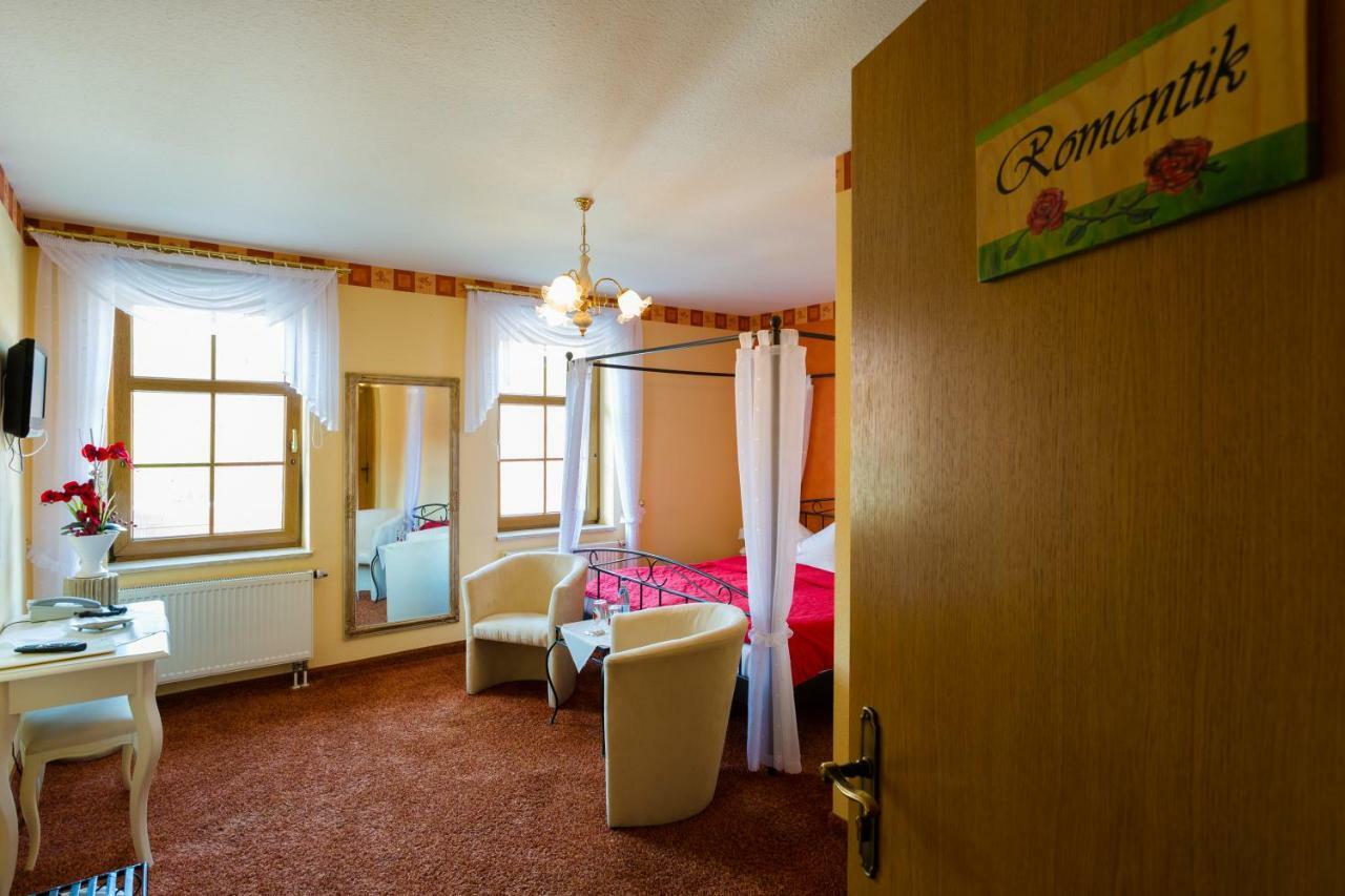 Hotel & Ferienwohnungen Bohlenblick Saalfeld Saale ภายนอก รูปภาพ