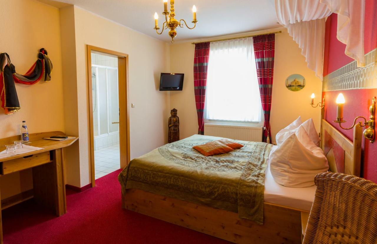 Hotel & Ferienwohnungen Bohlenblick Saalfeld Saale ภายนอก รูปภาพ