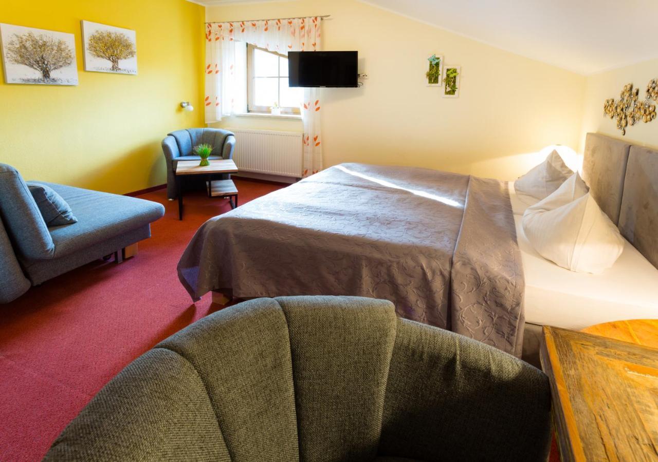 Hotel & Ferienwohnungen Bohlenblick Saalfeld Saale ภายนอก รูปภาพ